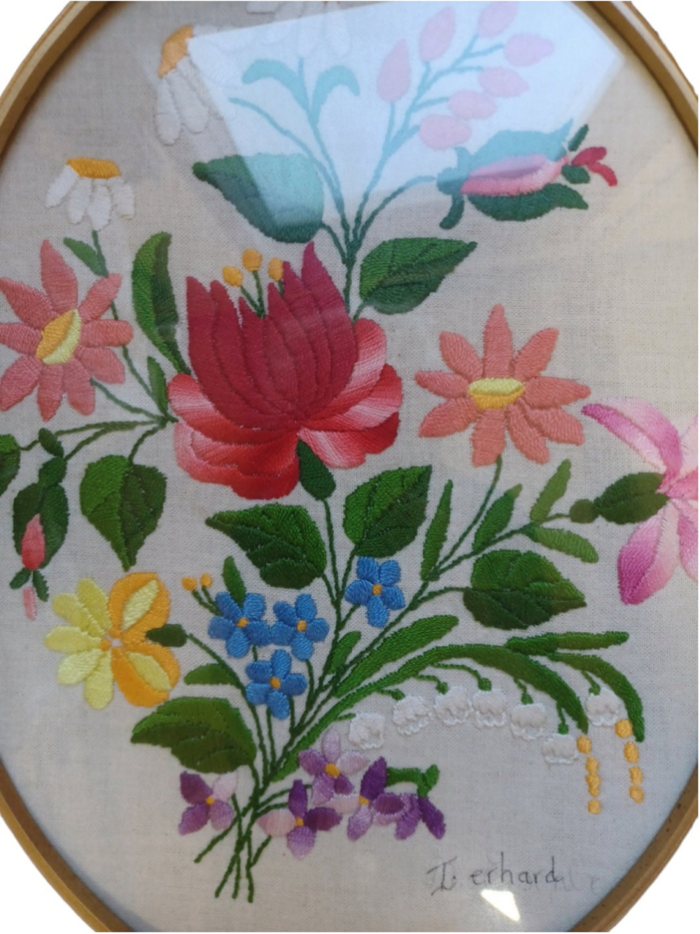 Vintage floral embroidered picture framed - Picture 2 of 4